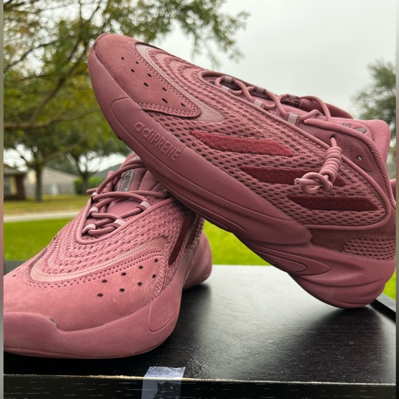 Adidas - Picture 3 of 5